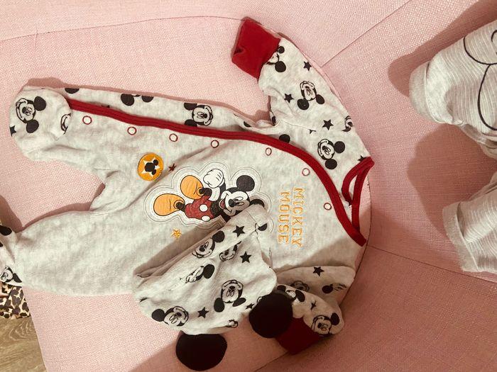 Lot vêtements bébé mickey - photo numéro 2