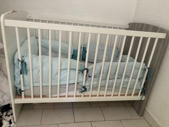 Lit + matelas bébé et accessoire. - photo numéro 2