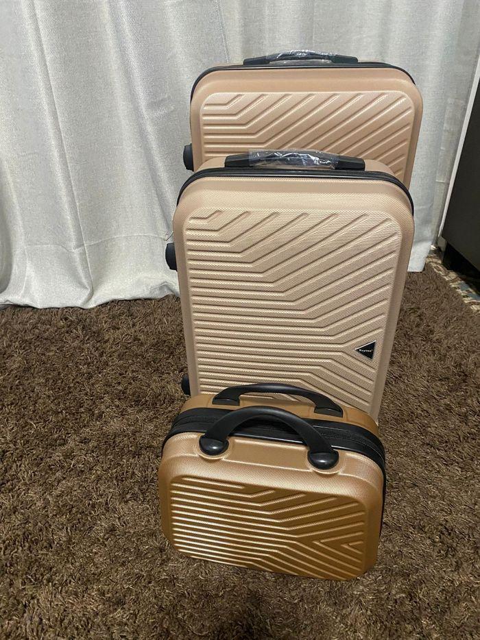 Lot de 4 valise avec roulettes 360°et code et cadena 🔥(XL L M S ) - photo numéro 3