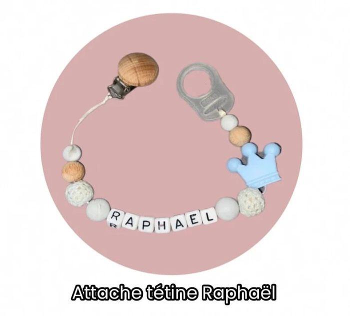 👶 attache tétine personnalisé Raphaël 👶 - photo numéro 1