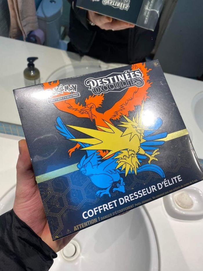 Pokémon  Etb Destinées Occultes scellée fr - photo numéro 1