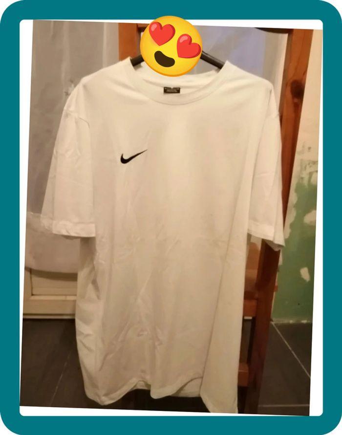 T shirt homme Nike xl - photo numéro 3