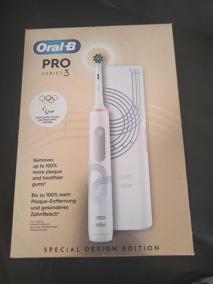 Brosse à dents électrique oral-b pro3 jeux olympiques édition spécial à  30€
Vous avez -30% avec le code 
FARCE30 - photo numéro 2