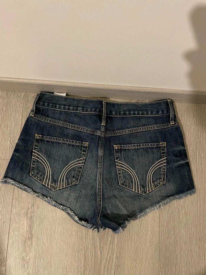 Short en jean bleu court taille haute bas frange neuf hollister taille W28 soit taille 38 - photo numéro 5