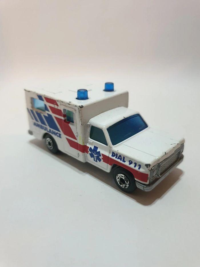 Matchbox 41, Ambulance de 1977, 1/64 - photo numéro 3