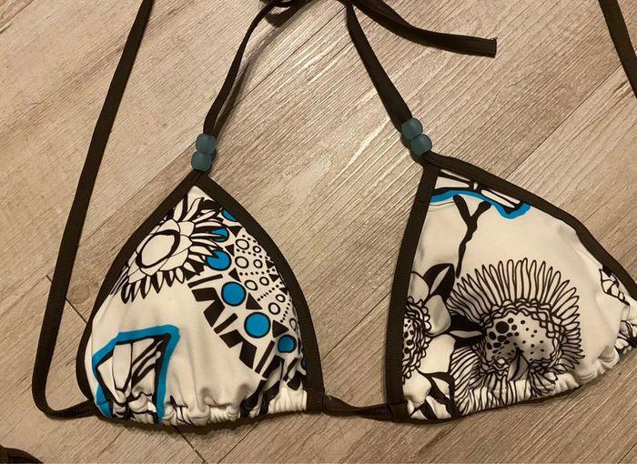 Superbe bikini à motifs bleu marron et blanc - photo numéro 7