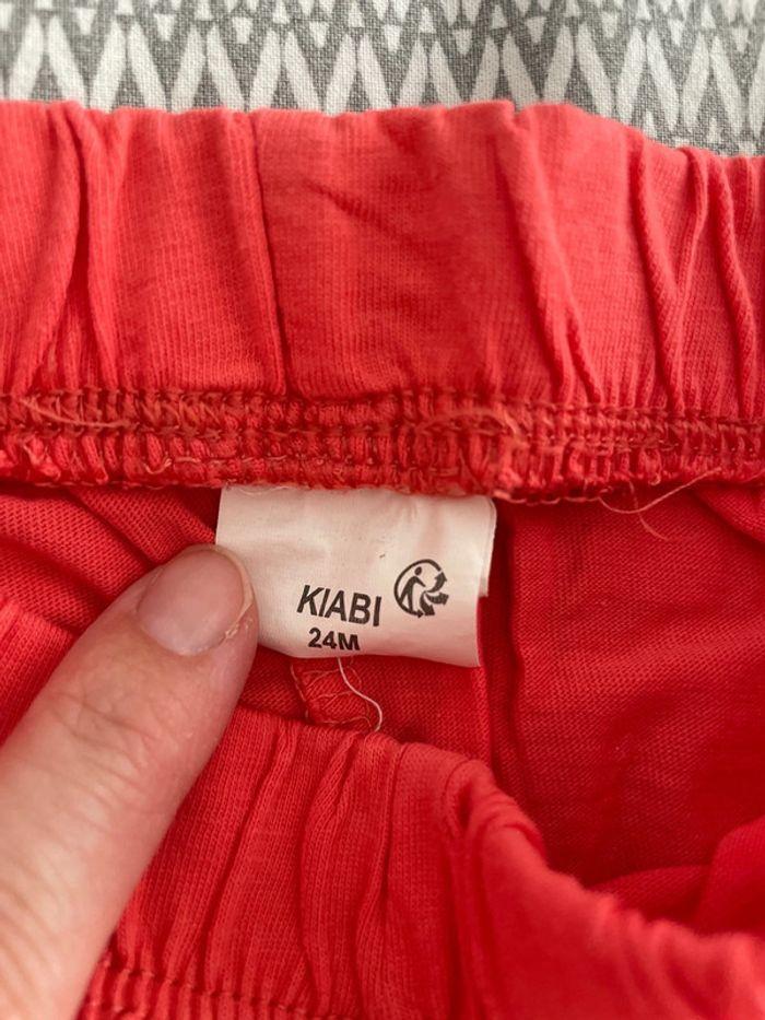 Short rouge Kiabi 24 mois - photo numéro 2