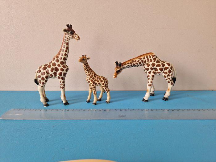 schleich girafe adulte 14149 et bébé 14147 et adulte 14161 - photo numéro 1