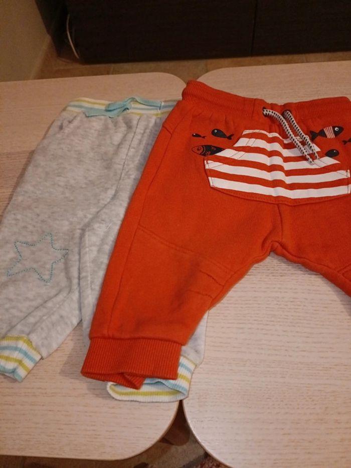 Lot 2 pantalons joggings garçon 6 mois - photo numéro 1