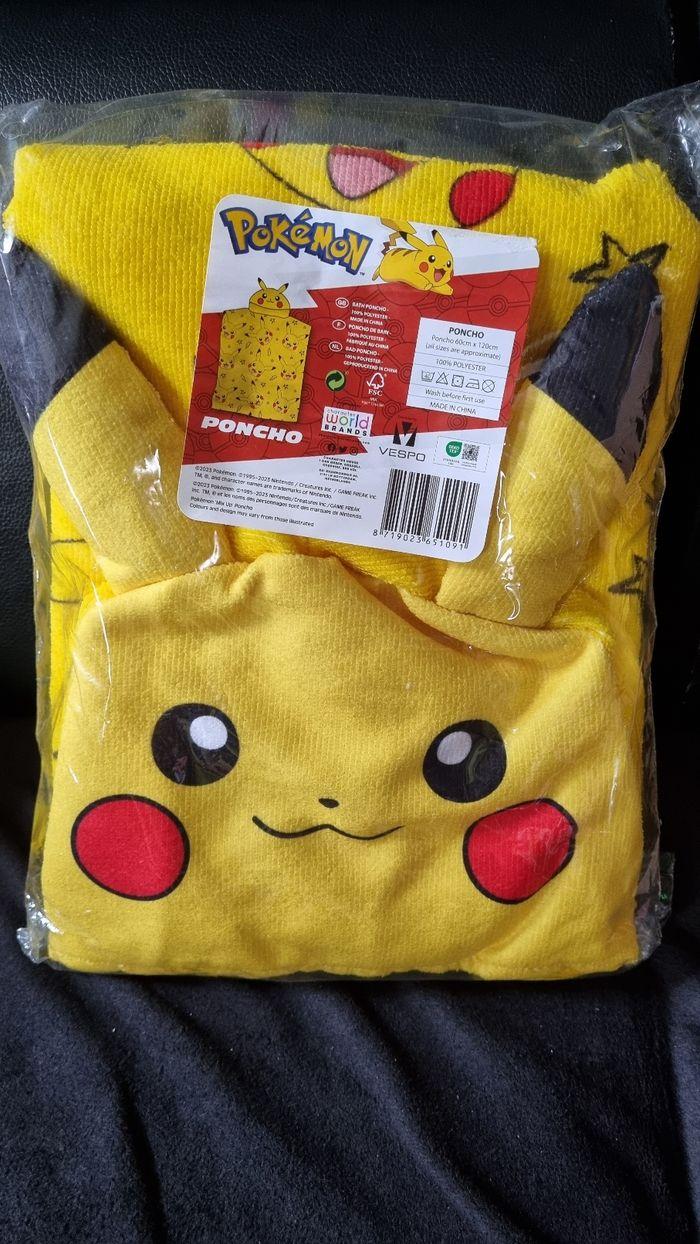 Poncho pikatchu - photo numéro 1