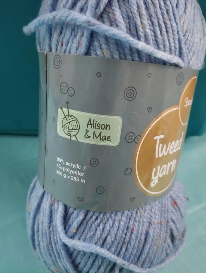 * 1 pelote bleu Specials Tweed yarn par Alison & Mae - photo numéro 2