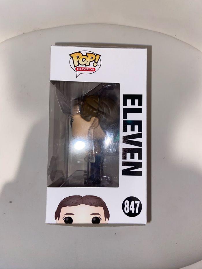 Funko pop stranger things eleven with bear 847 - photo numéro 3