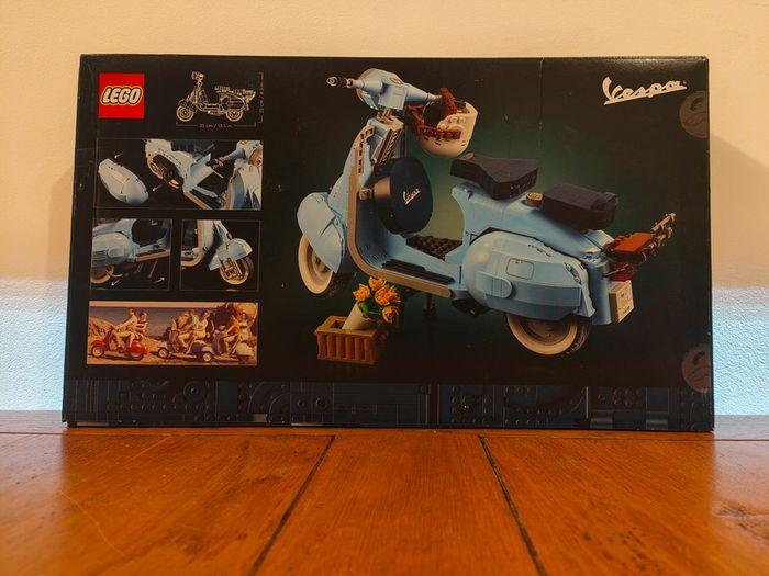 LEGO Icons 10298 Vespa 125 - photo numéro 2