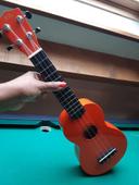 Une guitare enfant