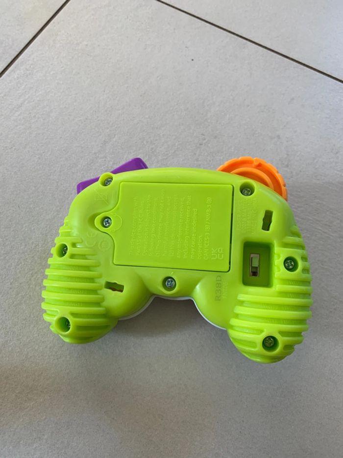 Ma première manette Fisher Price - photo numéro 2