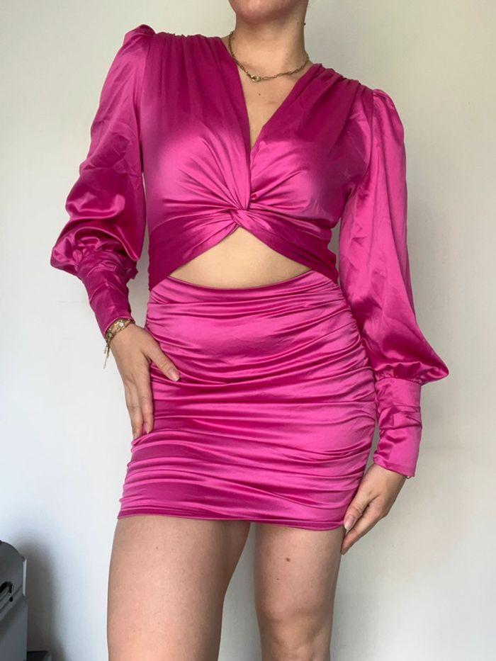 Robe de soirée rose satinée - photo numéro 1