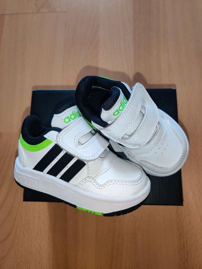 Basket bébé adidas pointure 20 - photo numéro 1