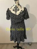 Robe à manches courtes noir à fleurs blanc épaule élastique SHEIN taille 40