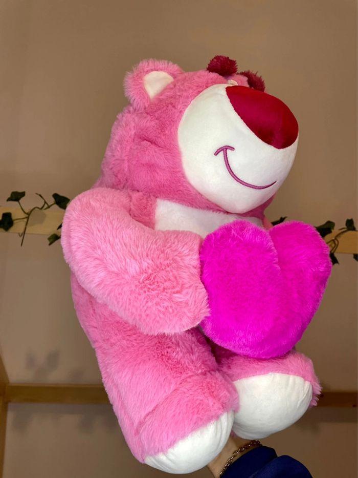 Peluche Toy Story Lotso avec un coeur - photo numéro 18