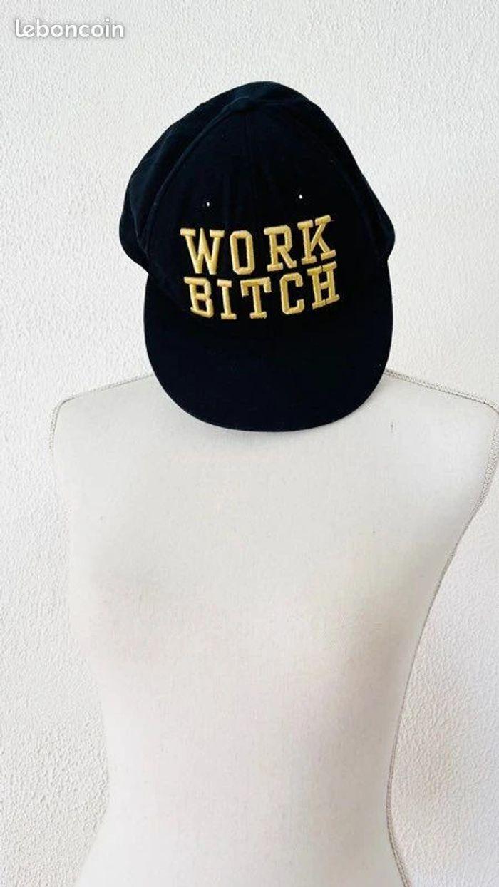 Casquette work bitch de Britney spears - photo numéro 1