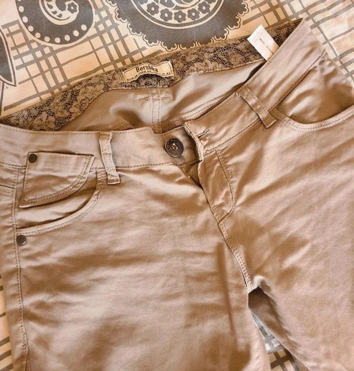 Pantalon beige Bershka 38 - photo numéro 2