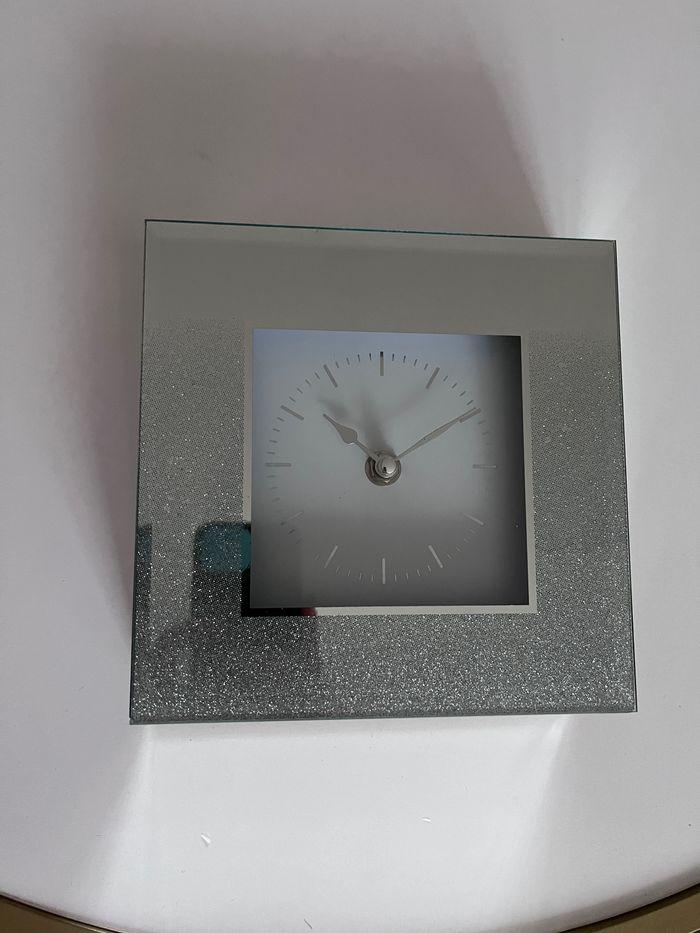 Horloge miroir - photo numéro 5