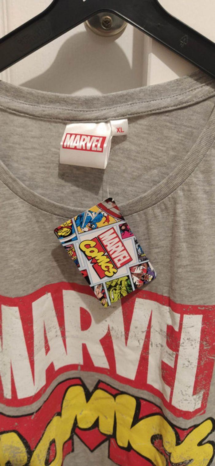 Tee shirt Marvel taille XL - photo numéro 1