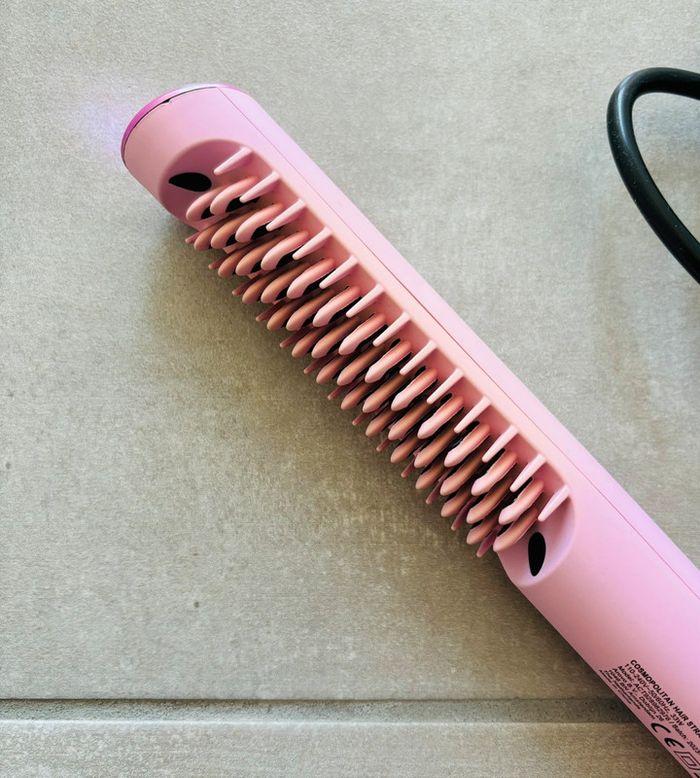 Brosse coiffante lissante chauffante rose Cosmopolitan neuve - photo numéro 2