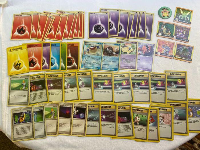 Lot de cartes et stickers Pokémon - photo numéro 1