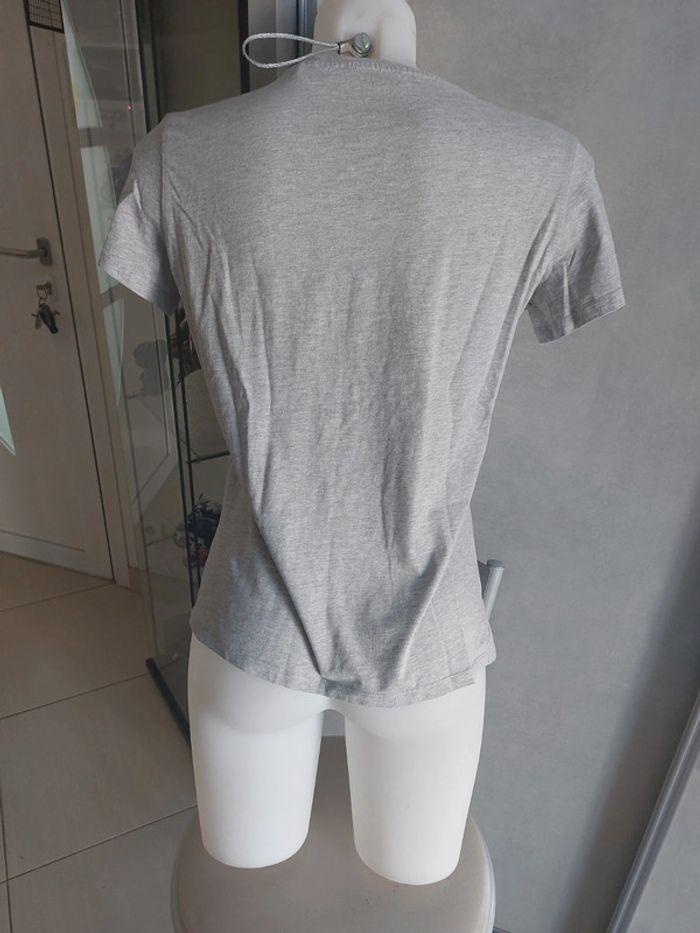 Tee-shirt gris guess - photo numéro 3