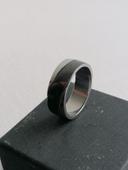 Bague couleur acier et noire