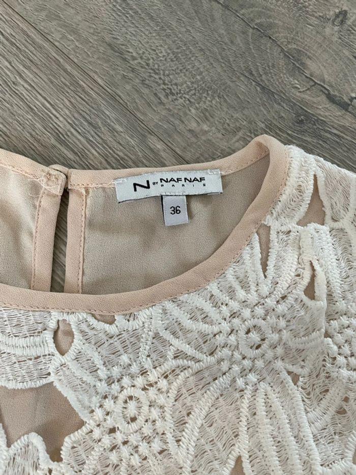 Blouse sans manche débardeur rose clair à dentelle blanc devant Naf Naf taille 36 - photo numéro 2