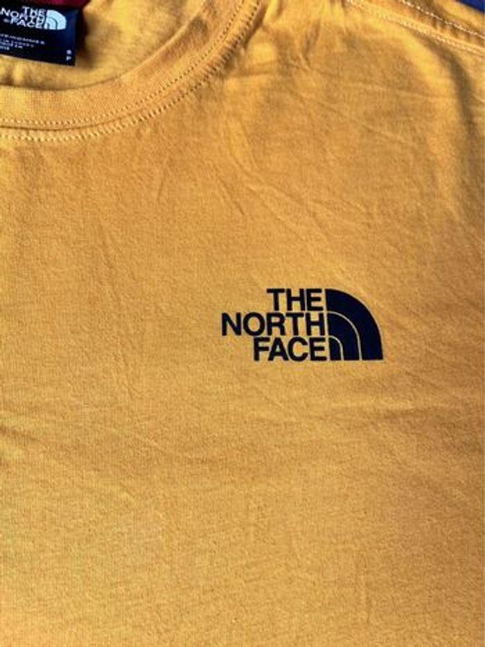 T-shirt The North Face neuf - photo numéro 3