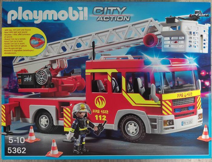 Camion de pompiers grande échelle Playmobil NEUF - photo numéro 1