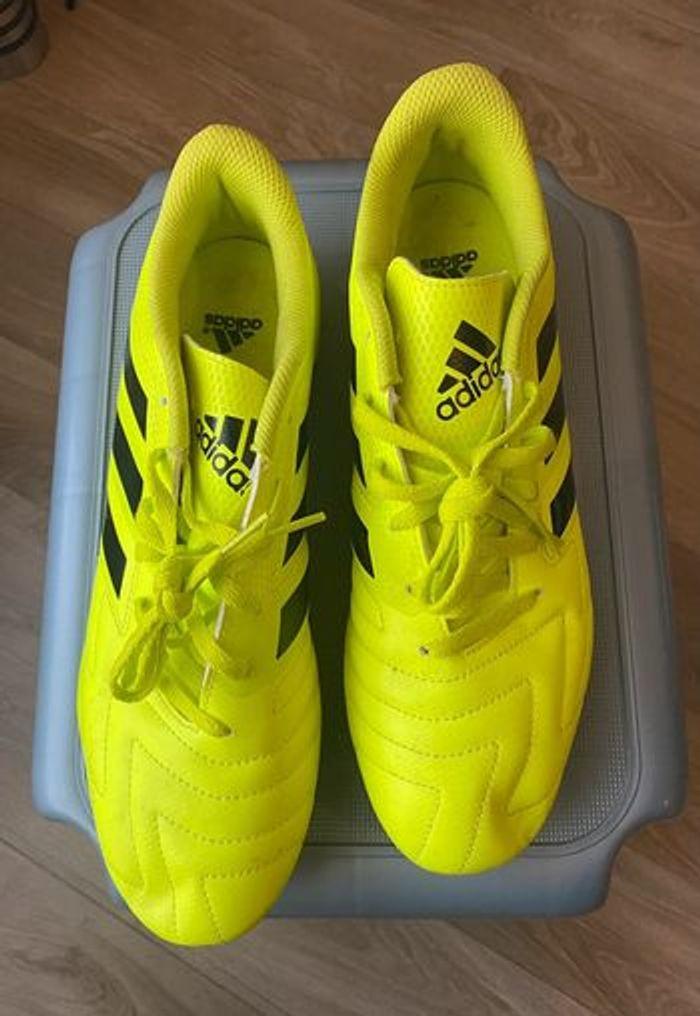 Chaussures de foot - photo numéro 1