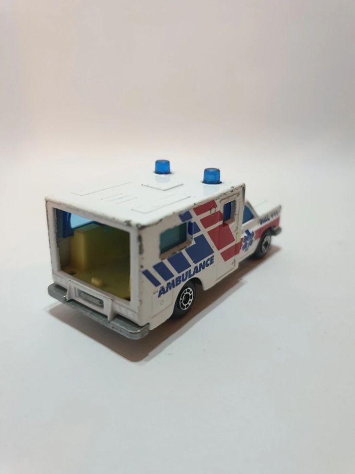 Matchbox 41, Ambulance de 1977, 1/64 - photo numéro 6