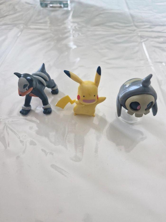 Lot figurines pokemon