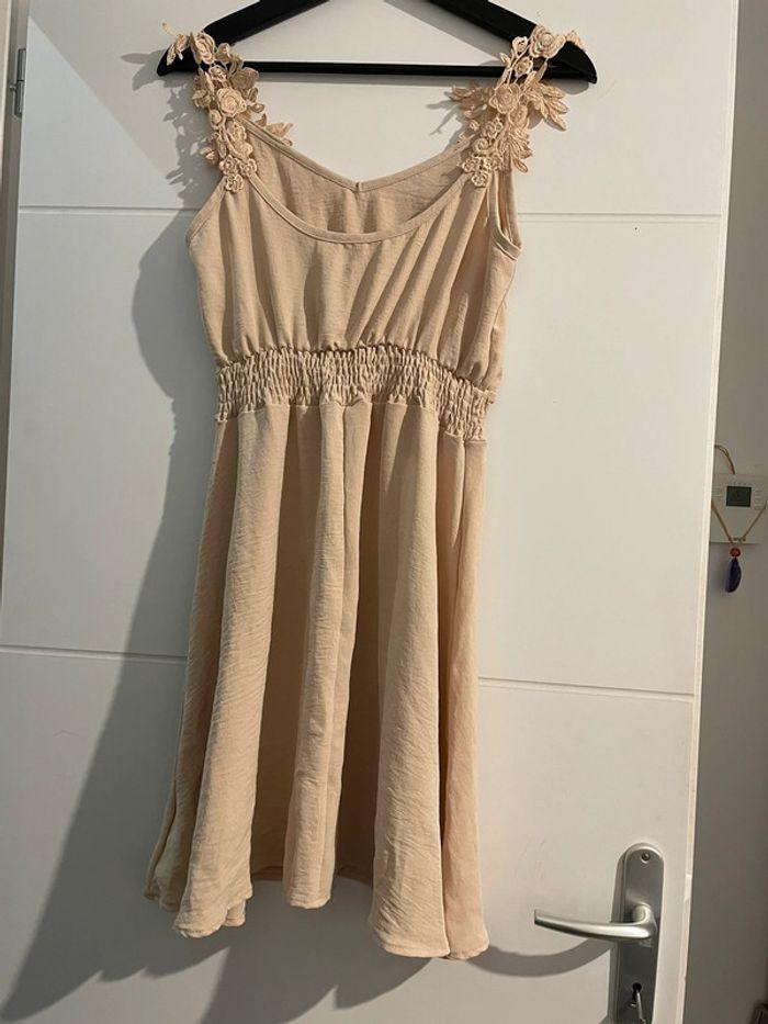 Robe beige Shein - photo numéro 1