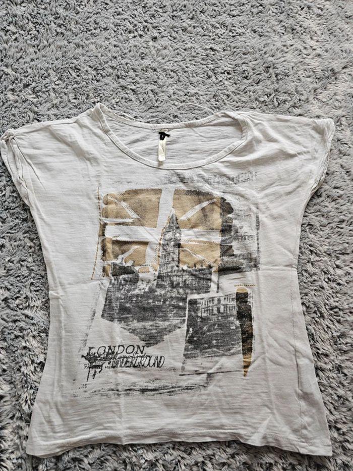 T-shirt - photo numéro 1