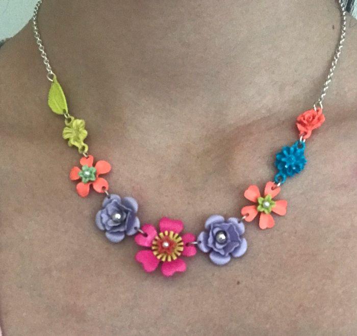 Collier fleurs - photo numéro 1