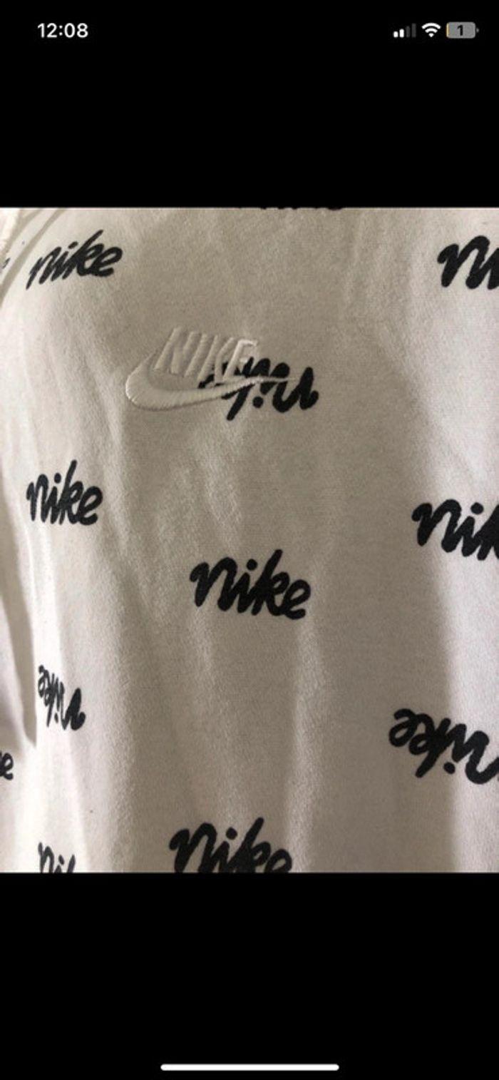 Sweet à capuche Nike. Taille XL. - photo numéro 7