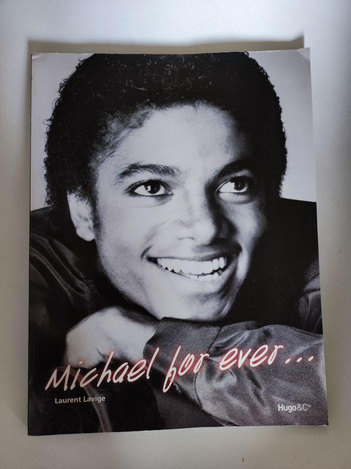 Livre hommage Michael for ever Hugo & Cie / Michael Jackson - photo numéro 1