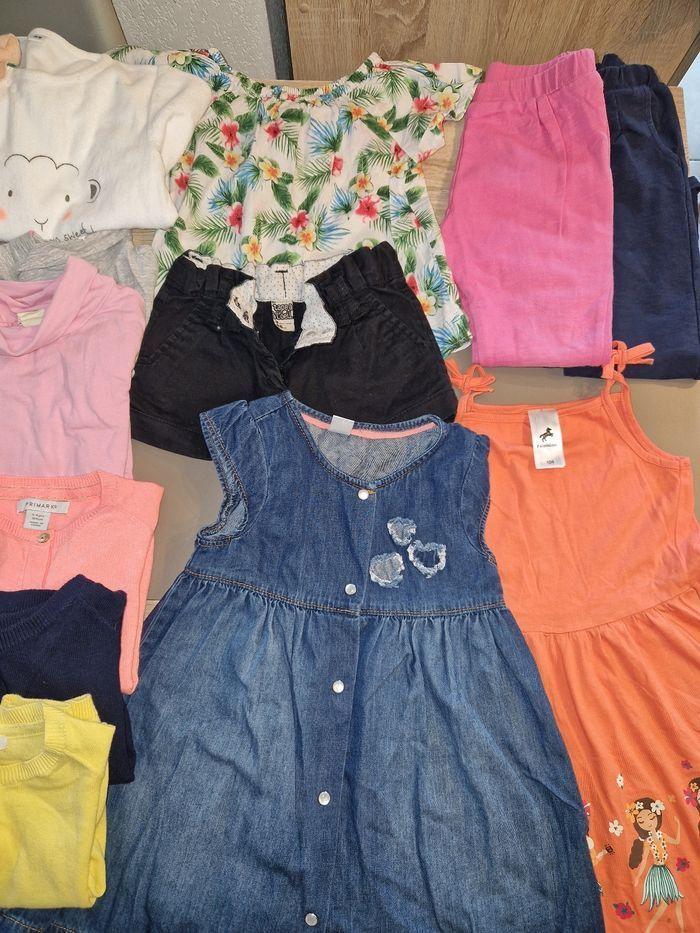 Lot vêtements 3/4 ans 105 cm - photo numéro 3