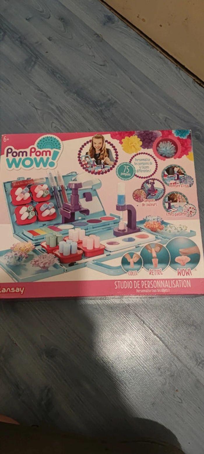 Pom-pom wow studio de personnalisation neuf 6 ans - photo numéro 1