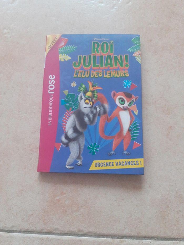 Le livre roi Julian l'élu des lemurs - photo numéro 1