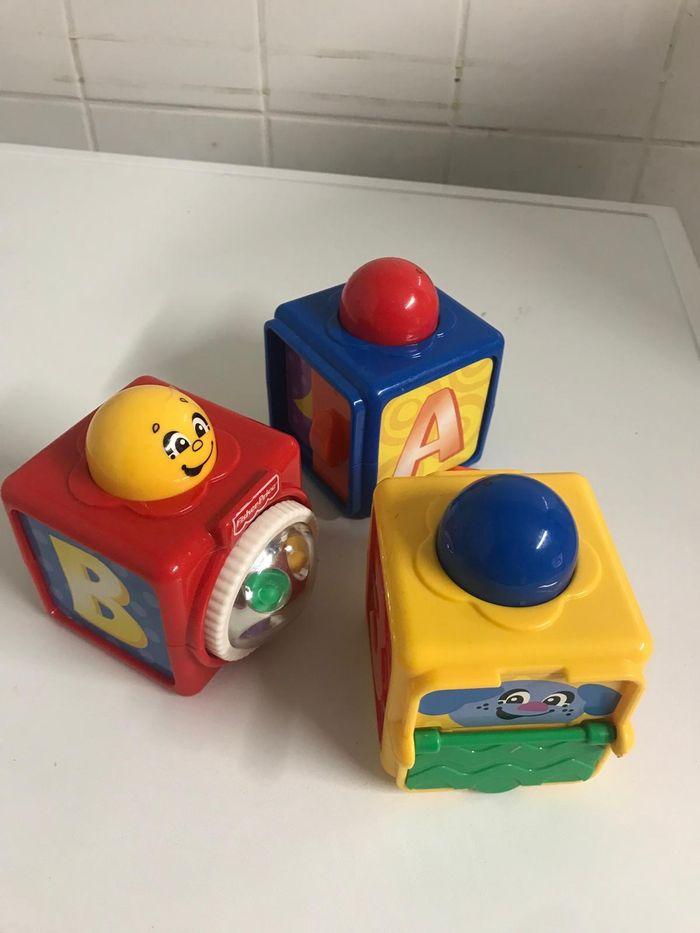 Cubes d'activités Fisher Price - photo numéro 3