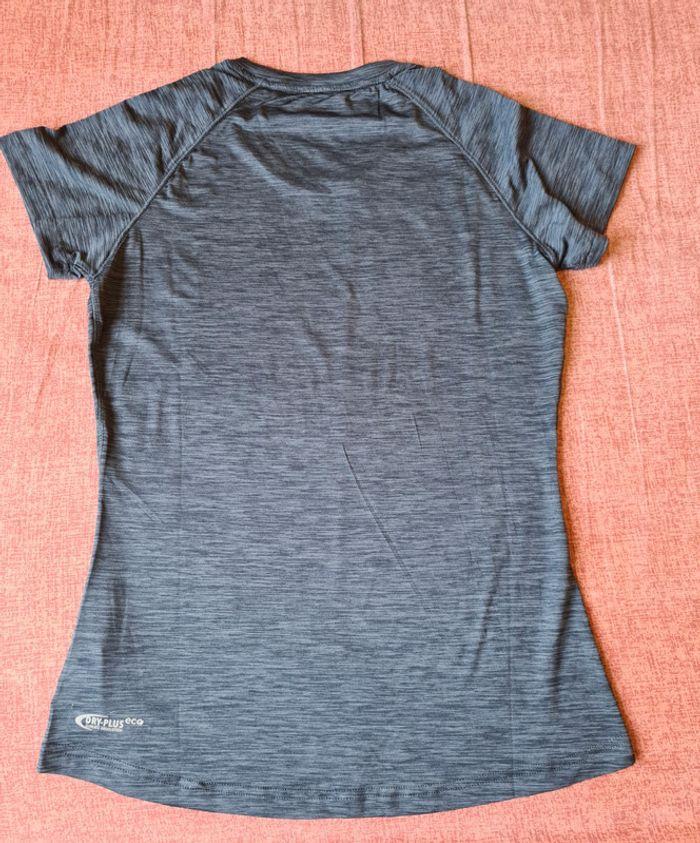 T-shirt de sport neuf - photo numéro 4