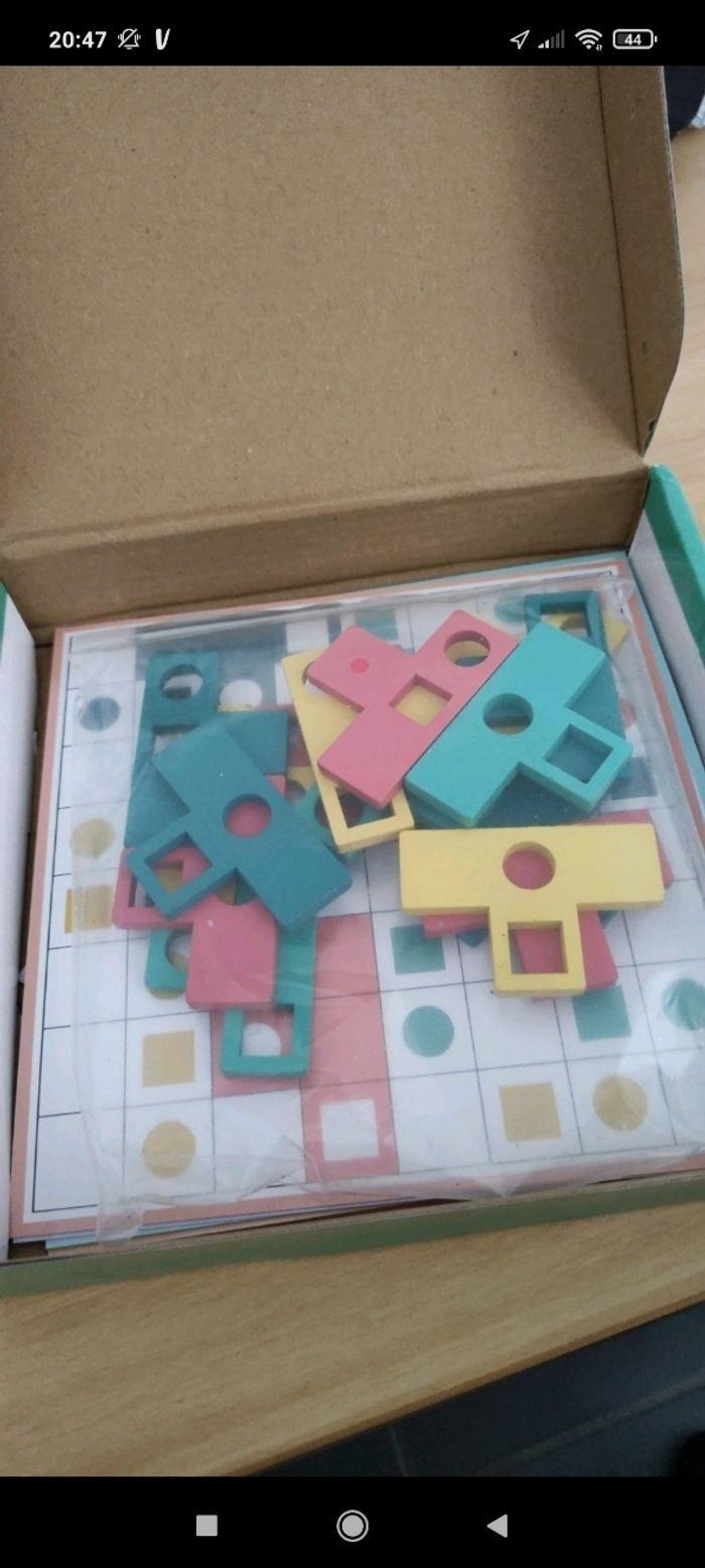 Puzzle jeu de logique en bois Montessori dans son emballage a partir de 3 ans, contient 6 cartes neuf - photo numéro 3