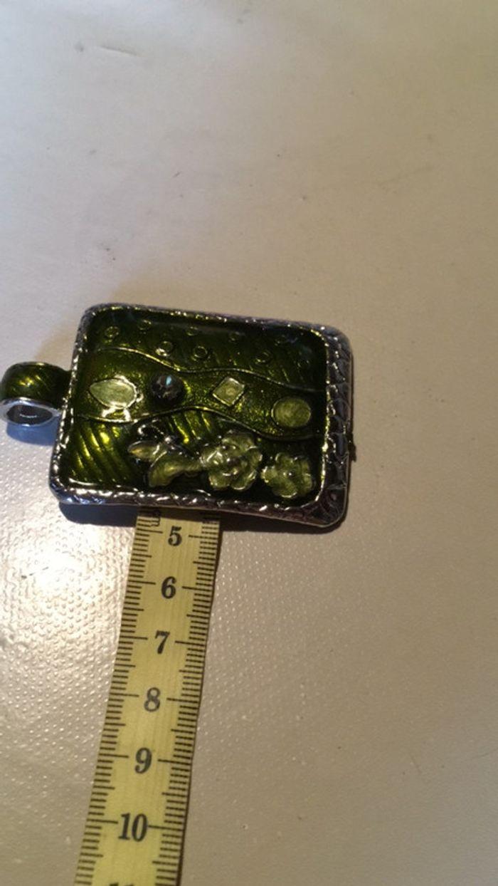 Pendentif imposant de 6 cm de longueur très bon état - photo numéro 4