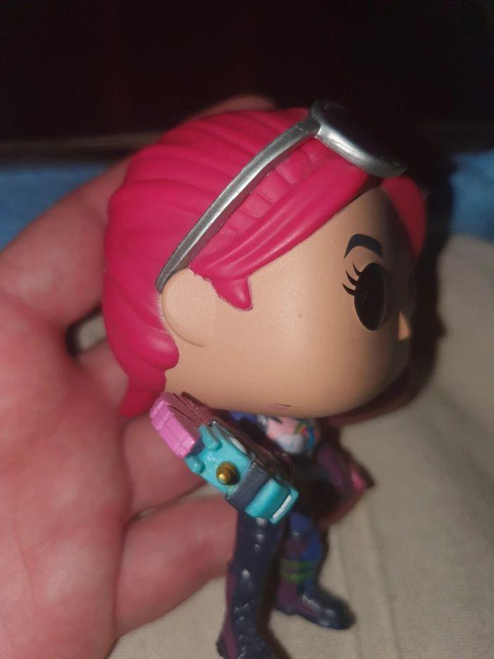 🖤🌸Figurine Fortnite Brice Bomber🌸🖤 - photo numéro 3